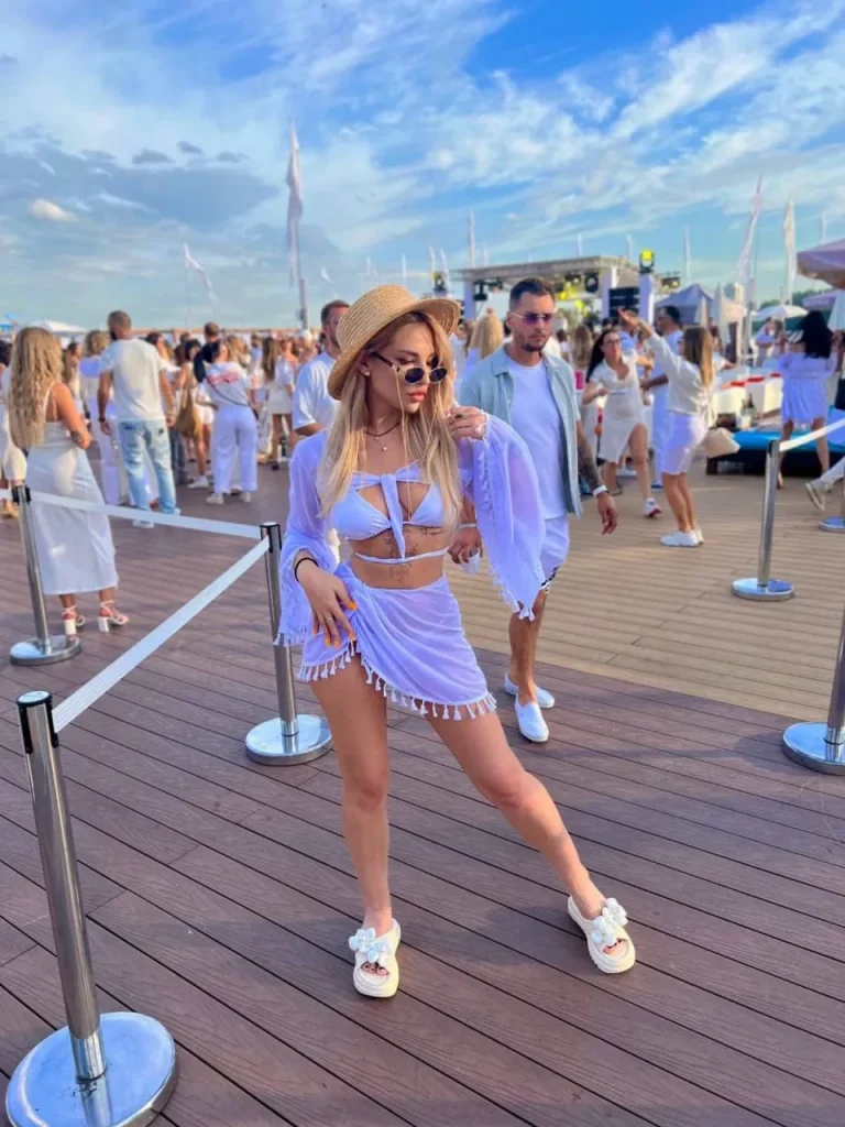 Bonnie, 26 - VIP Escort in Europe