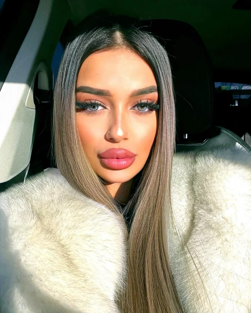Caroline, 25 - VIP Escort in Europe