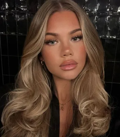 Eleanor, 22 - VIP Escort in Europe