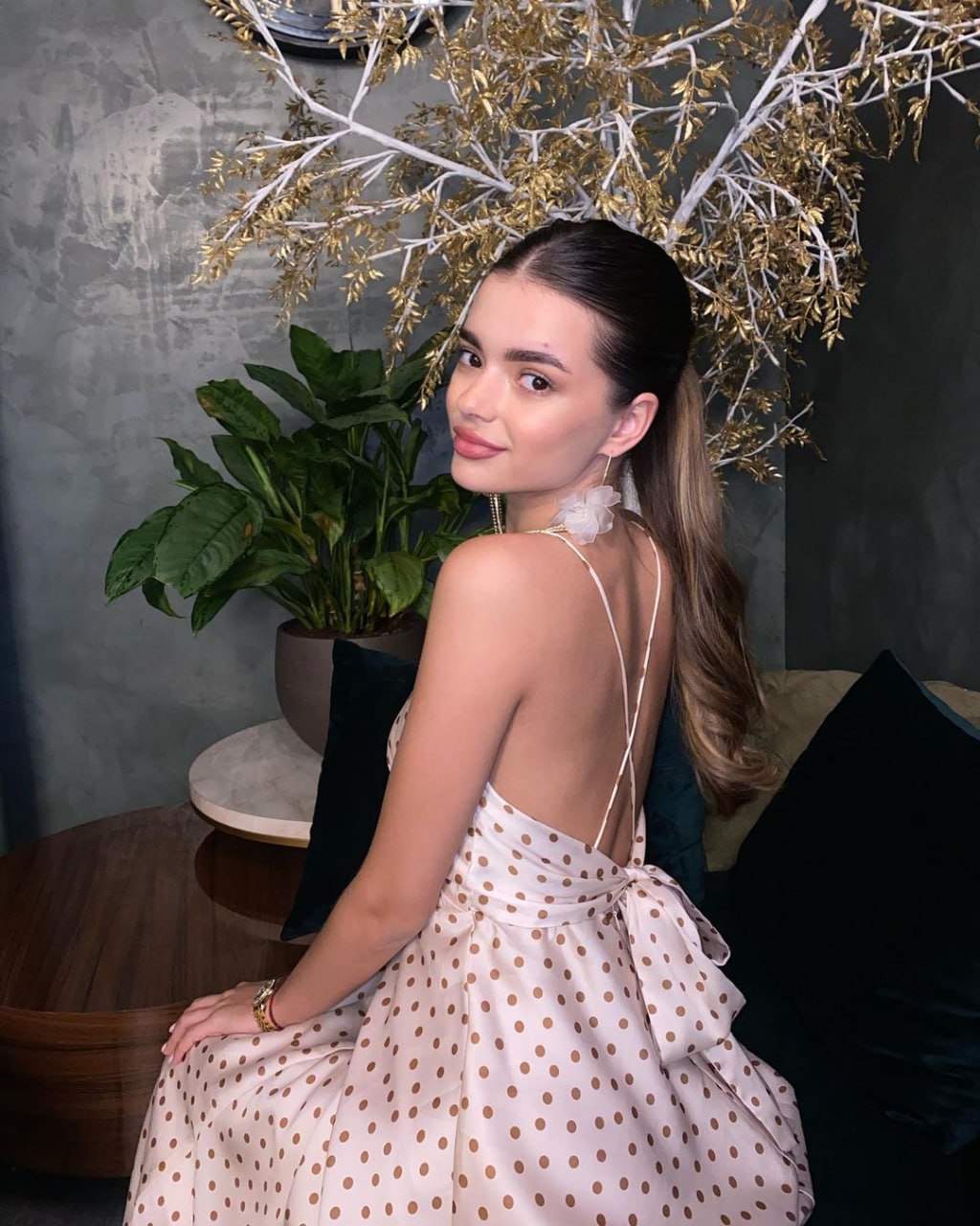 Elsie, 18 - VIP Escort in Europe