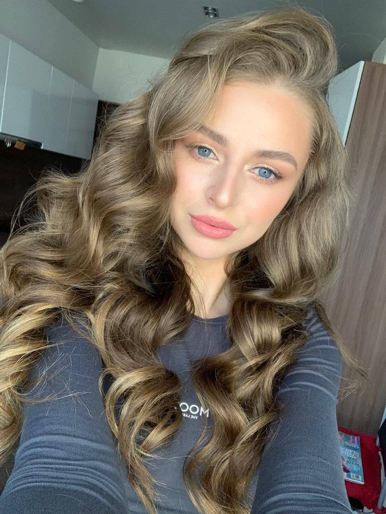 Erin, 20 - VIP Escort in Europe