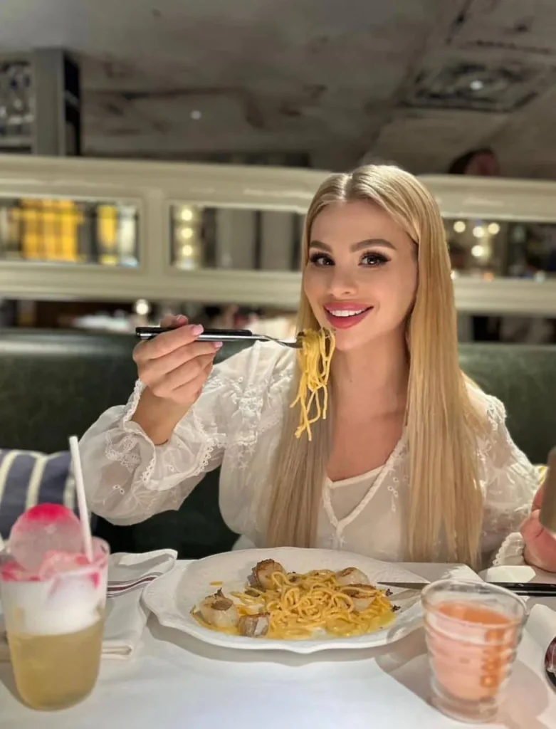 Felicity, 26 - VIP Escort in Europe