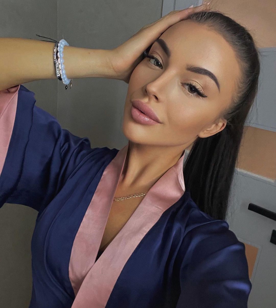 Hallie, 19 - VIP Escort in Europe