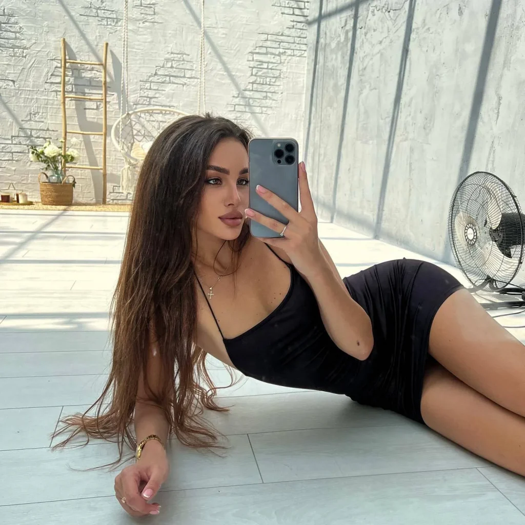 Isabel, 22 - VIP Escort in Europe