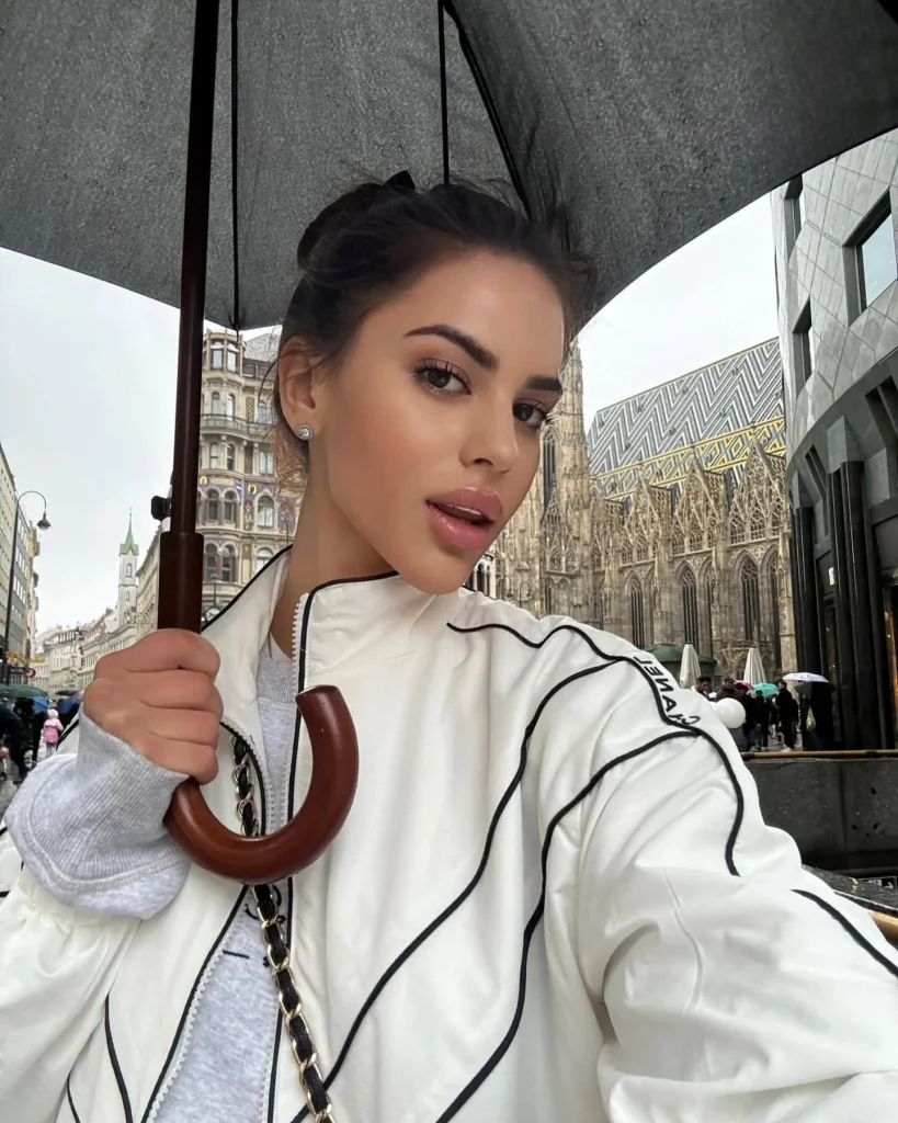 Ivy, 21 - VIP Escort in Europe