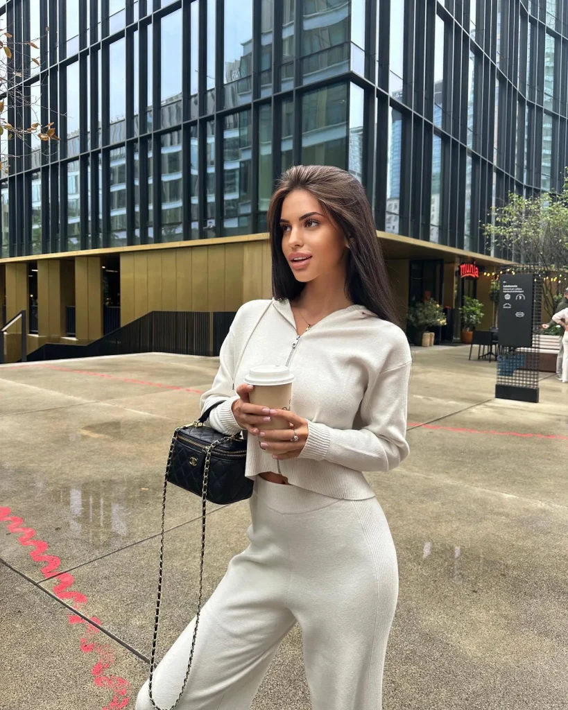 Ivy, 21 - VIP Escort in Europe