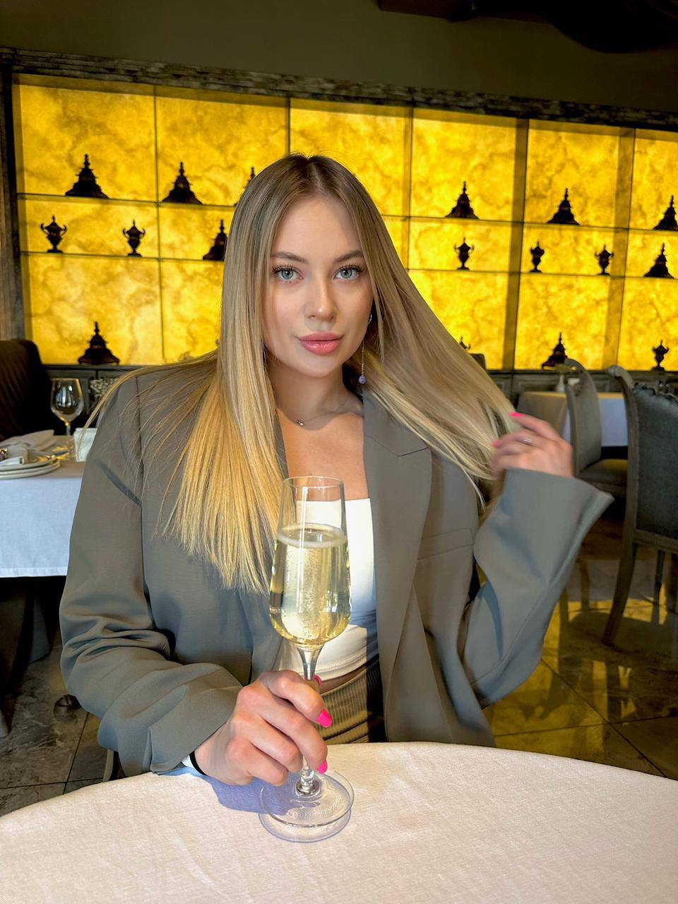 Kelly, 21 - VIP Escort in Europe