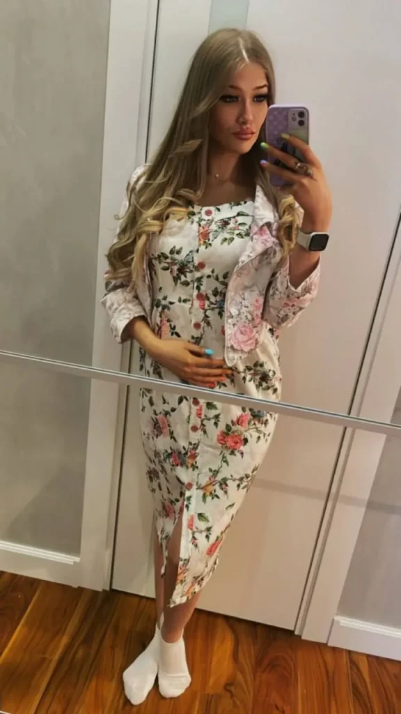 Lena, 22 - VIP Escort in Europe