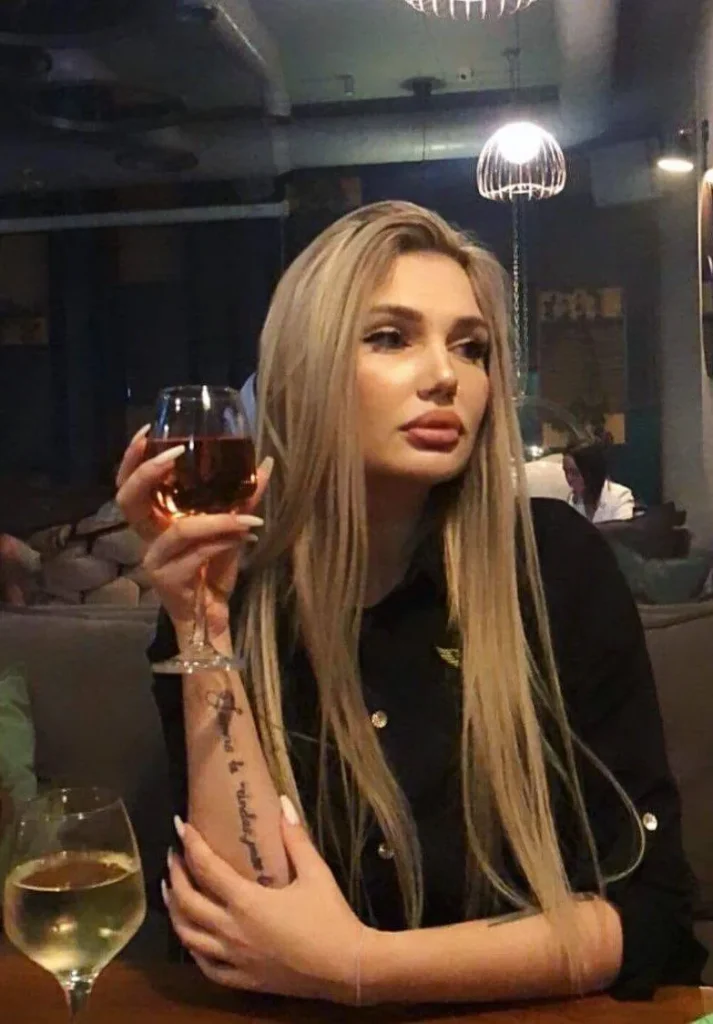 Linda, 22 - VIP Escort in Europe