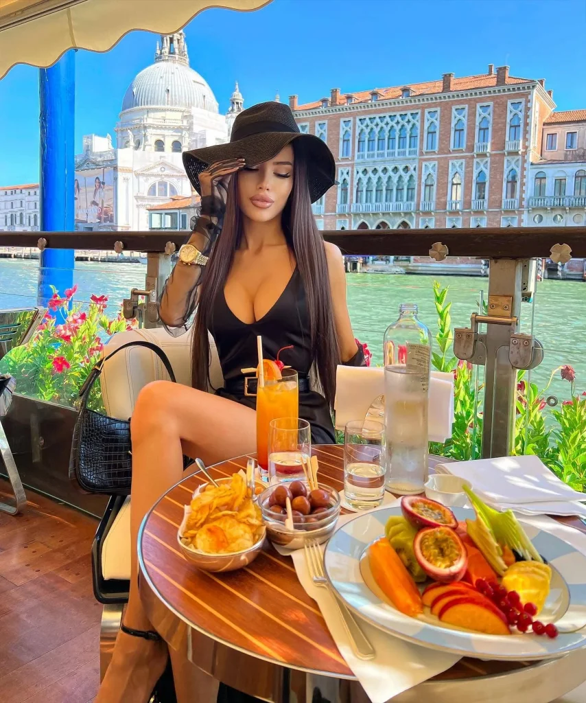 Maria, 25 - VIP Escort in Europe
