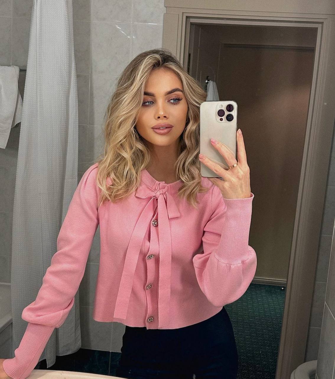 Melanie, 21 - VIP Escort in Europe