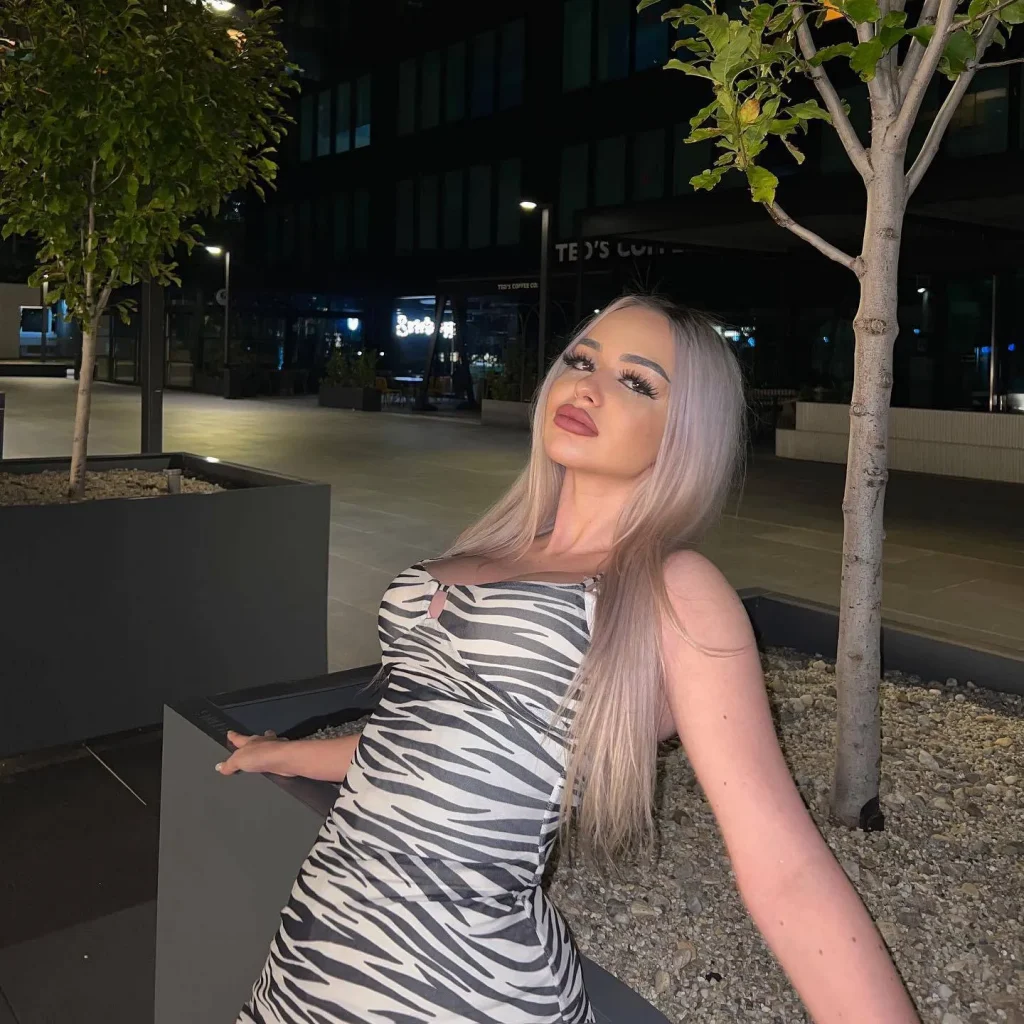 Naomi, 25 - VIP Escort in Europe