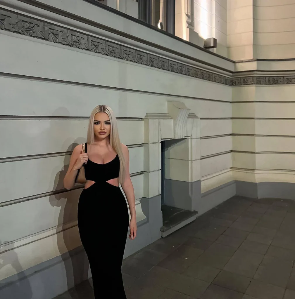 Naomi, 25 - VIP Escort in Europe