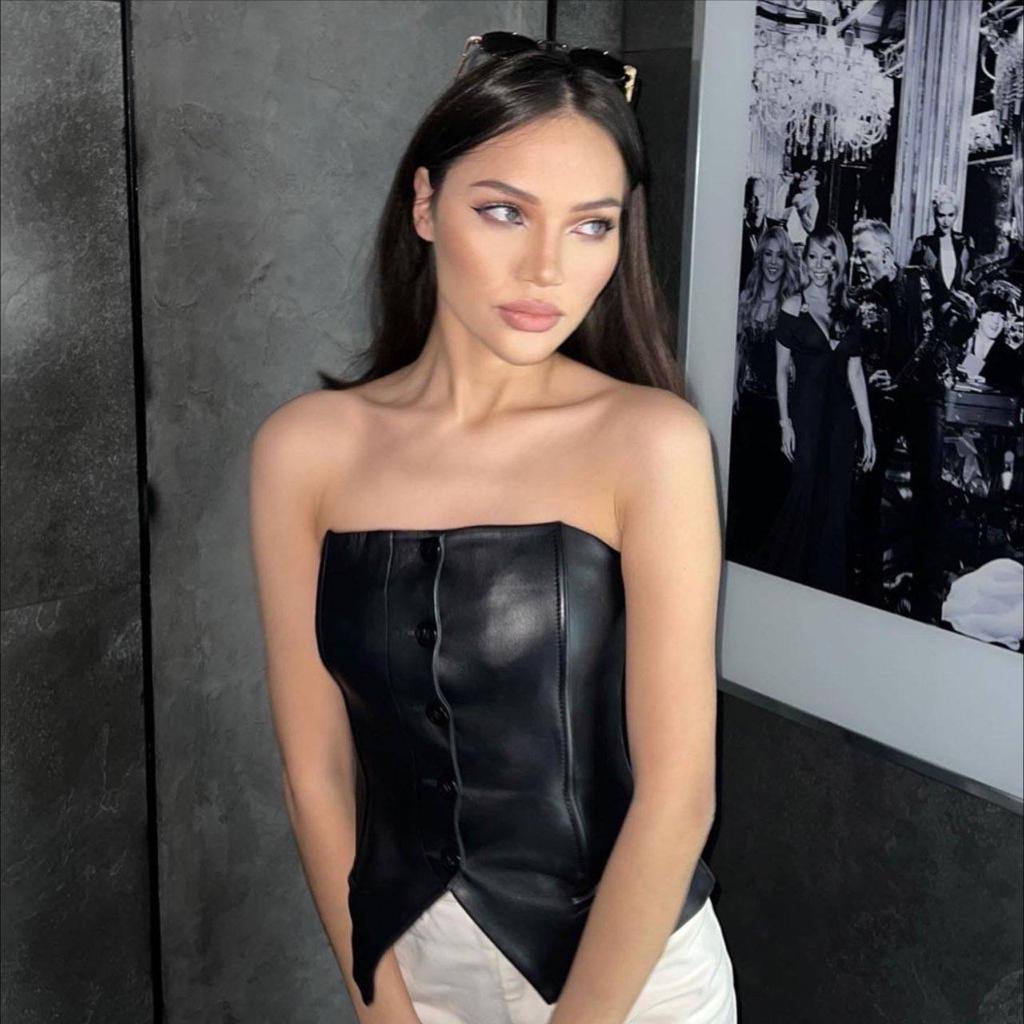 Rebecca, 26 - VIP Escort in Europe