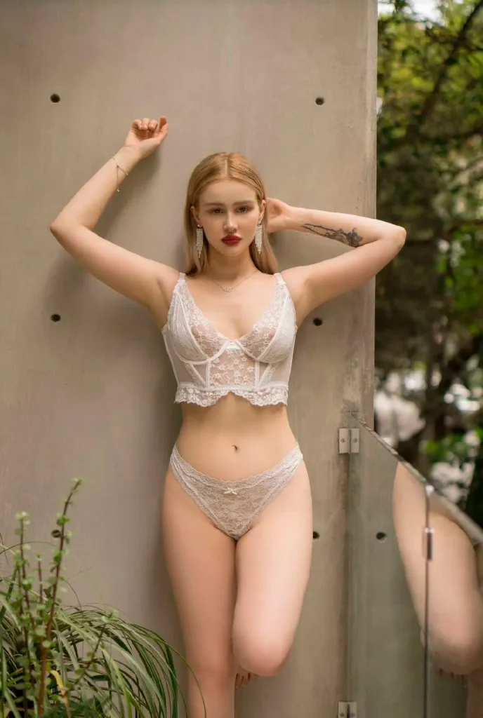 Riley, 20 - VIP Escort in Europe