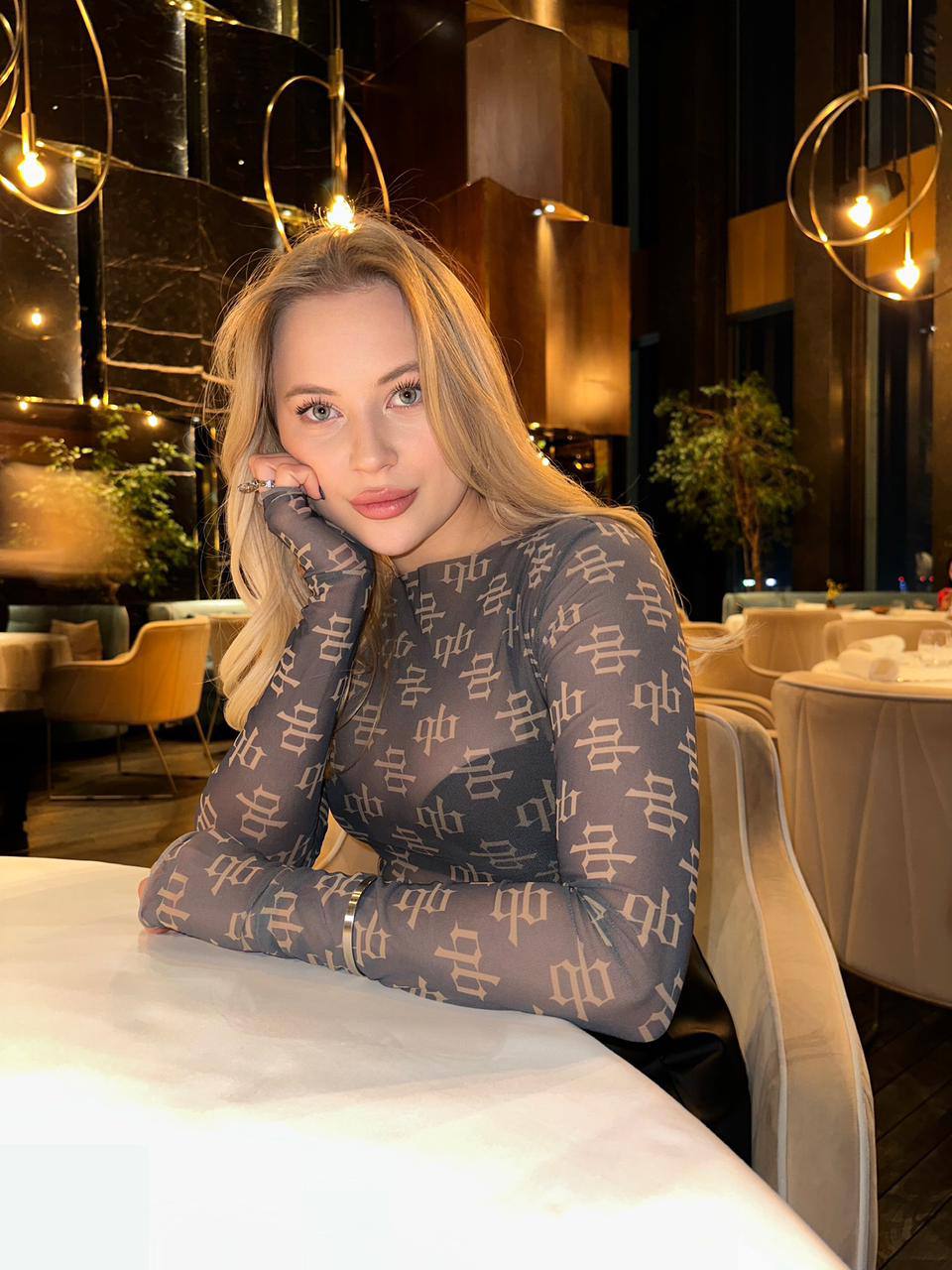 Riley, 22 - VIP Escort in Europe