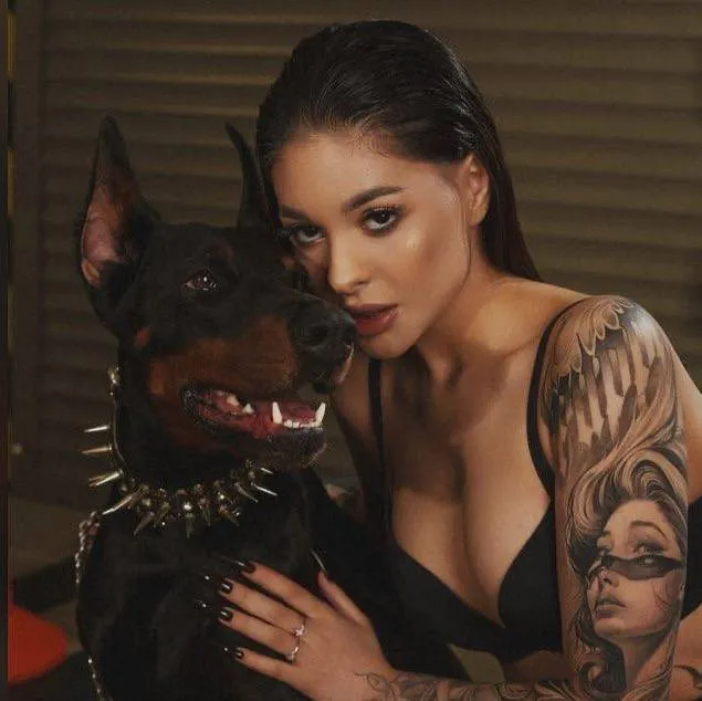 Rosie, 20 - VIP Escort in Europe