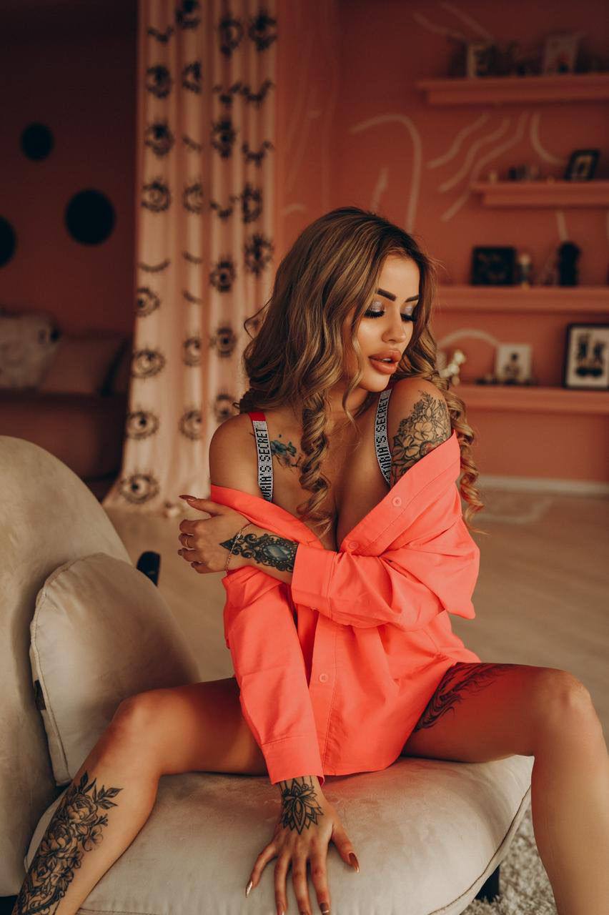 Sarah, 19 - VIP Escort in Europe