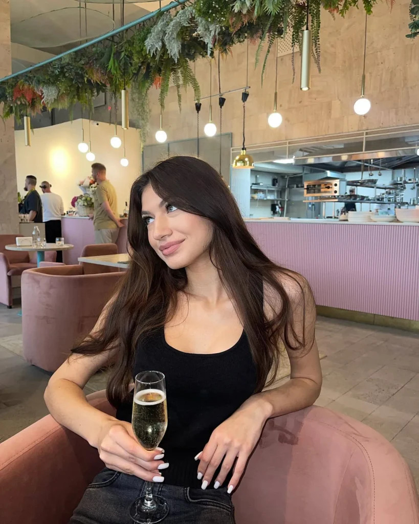 Valeria, 22 - VIP Escort in Europe