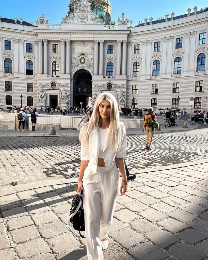 Valeria, 27 - VIP Escort in Europe