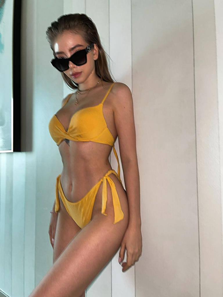 Violet, 24 - VIP Escort in Europe