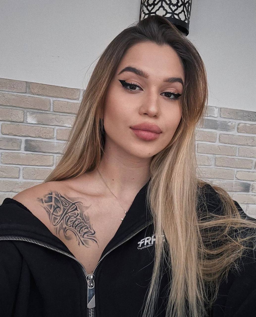 Whitney, 21 - VIP Escort in Europe